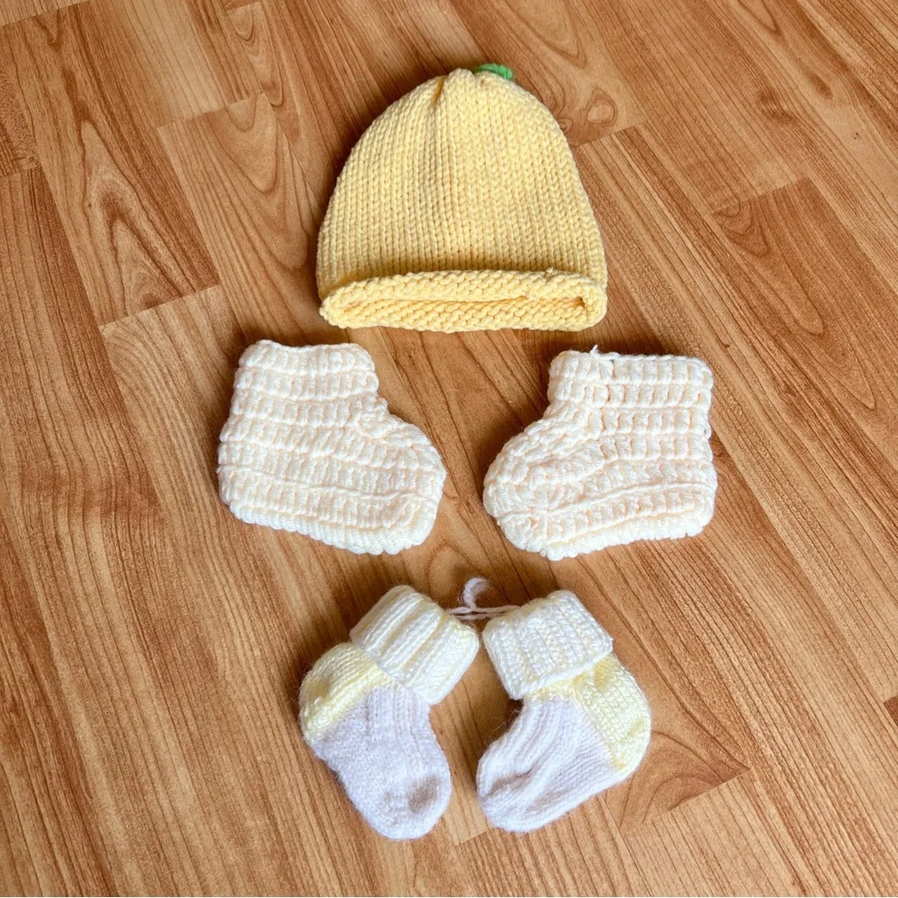Baby girl handmade knitted set